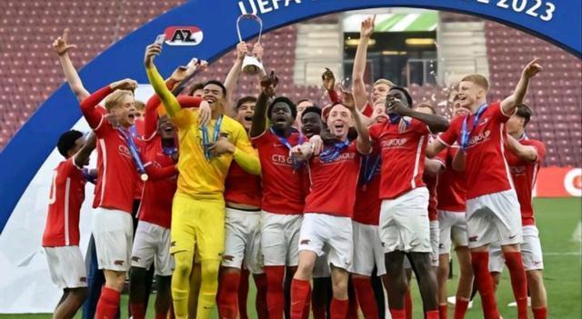 百家观赛团：2022/2023赛季的欧洲青年欧冠决赛